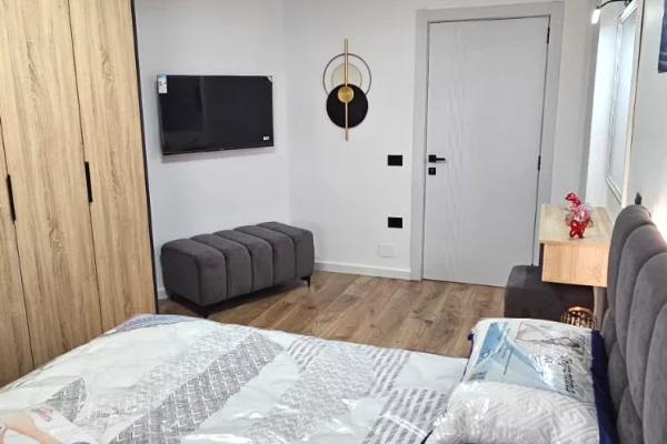 Shtepi ne shitje Apartament ne Tirane, 1+1, Mobilimi E mobiluar, Pagesa 12,900,000  Leke.