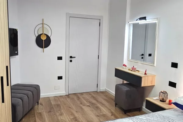 Shtepi ne shitje Apartament ne Tirane, 1+1, Mobilimi E mobiluar, Pagesa 12,900,000  Leke.