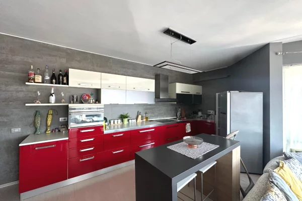 Shtepi me qera Apartament ne Tirane, 2+1, Mobilimi E mobiluar, Pagesa 80,000  Leke.