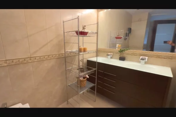 Shtepi me qera Apartament ne Tirane, 2+1, Mobilimi E mobiluar, Pagesa 80,000  Leke.