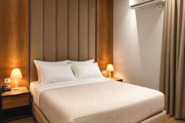 Ofrojme per qira hotel funksional, i vendosur prane zones se ish-Hipotekes, Tirane.