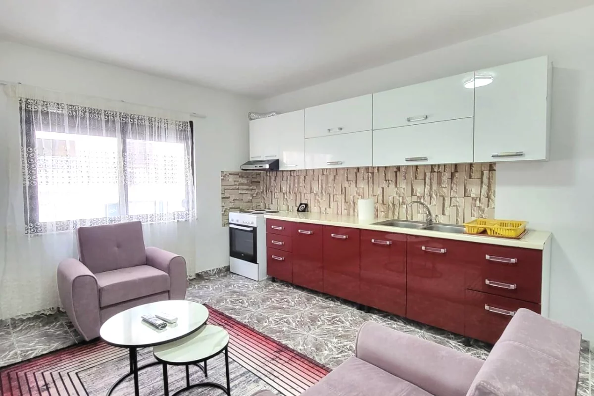 Shtepi me qera Apartament ne Tirane, 2+1, Mobilimi E mobiluar, Pagesa 65,000  Leke.