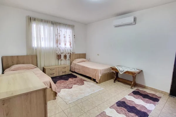 Shtepi me qera Apartament ne Tirane, 2+1, Mobilimi E mobiluar, Pagesa 65,000  Leke.