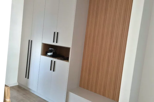 Shtepi me qera Apartament ne Tirane, 1+1, Mobilimi E mobiluar, Pagesa 65,000  Leke.