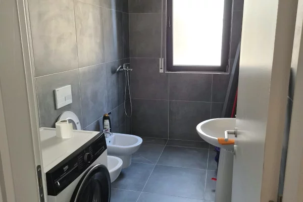 Shtepi me qera Apartament ne Tirane, 1+1, Mobilimi E mobiluar, Pagesa 65,000  Leke.