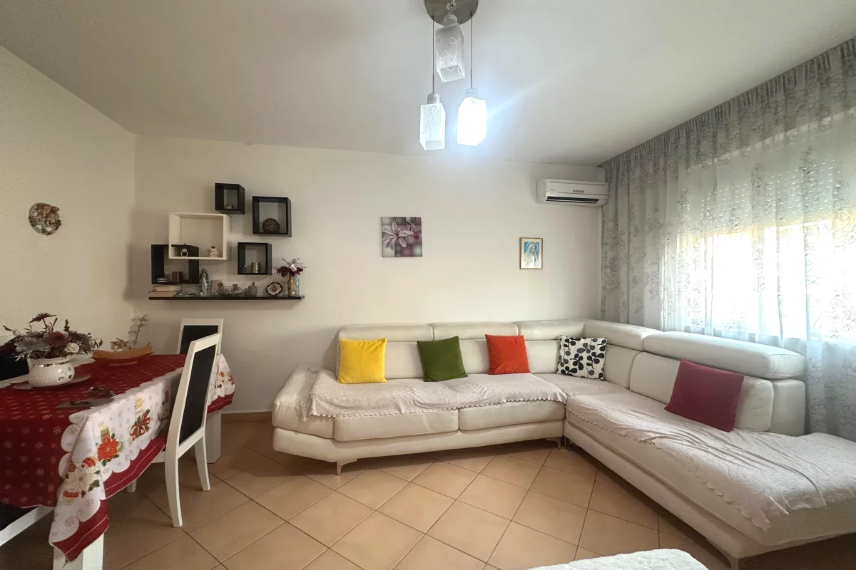 Shtepi ne shitje Apartament ne Tirane, 1+1, Mobilimi E mobiluar, Pagesa 13,000,000  Leke.