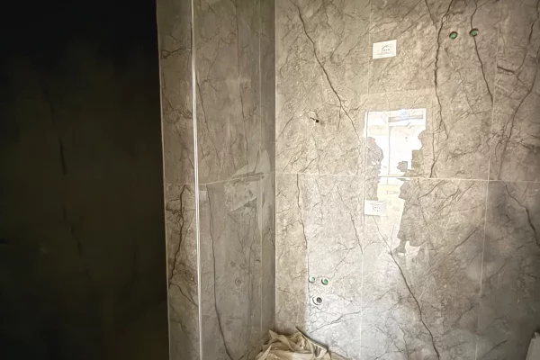 Shtepi ne shitje Apartament ne Tirane, 2+1, Mobilimi Bosh, pa mobiluar, Pagesa 14,000,000  Leke.