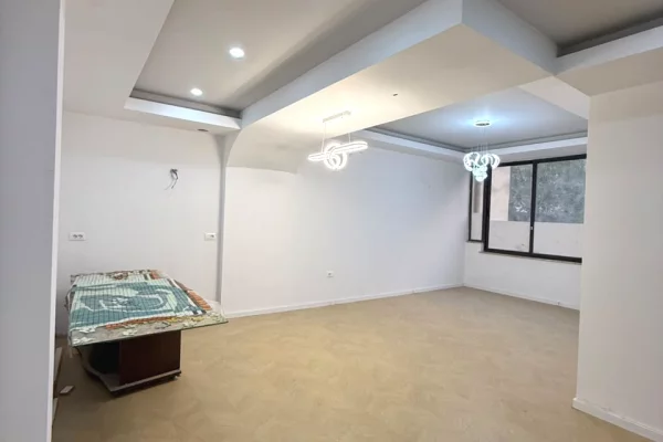 Shtepi ne shitje Apartament ne Tirane, 2+1, Mobilimi Bosh, pa mobiluar, Pagesa 14,000,000  Leke.