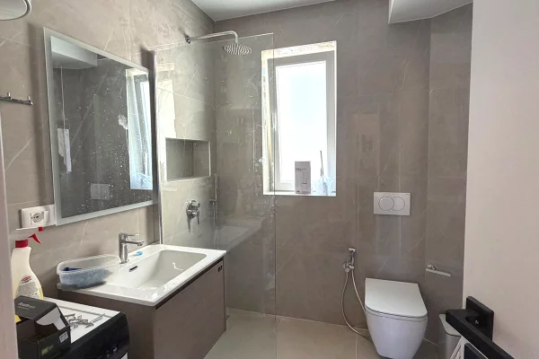 Shtepi ne shitje Apartament ne Tirane, 1+1, Mobilimi E mobiluar, Pagesa 14,000,000  Leke.