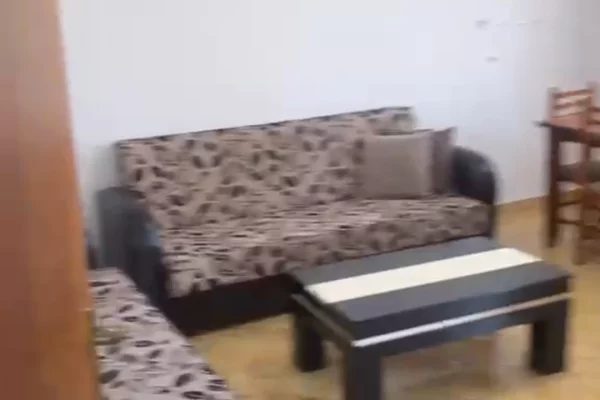 Jepet Apartamenti 1+1 me qera prane komisariatit nr.4 te Oxhaku