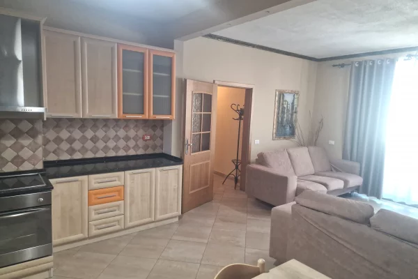 Shtepi me qera Apartament ne Tirane, 3+1, Mobilimi E mobiluar, Pagesa 1,200  Euro.