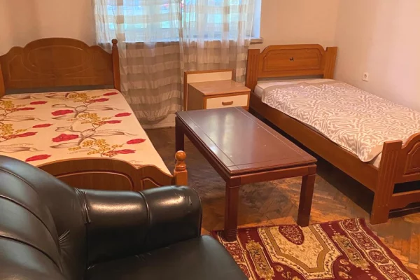Shtepi me qera Apartament ne Tirane, 2+1, Mobilimi E mobiluar, Pagesa 60,000  Leke.