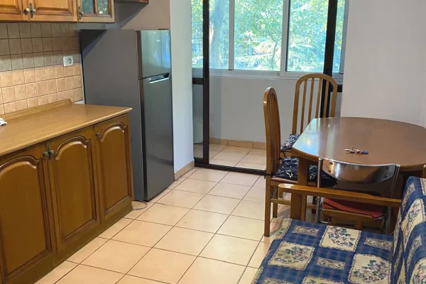 Shtepi me qera Apartament ne Tirane, 2+1, Mobilimi E mobiluar, Pagesa 60,000  Leke.