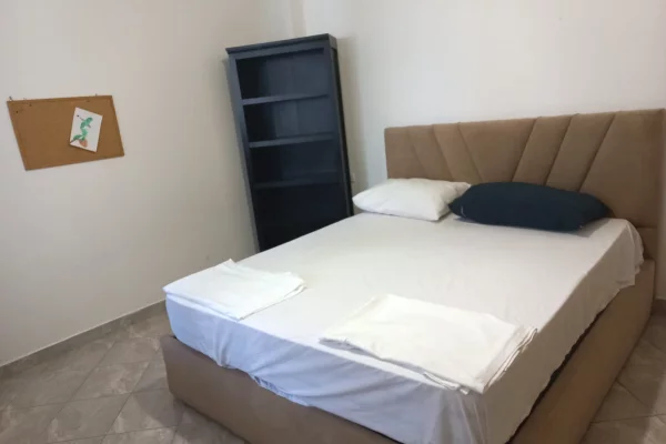Shtepi me qera Apartament ne Tirane, 1+1, Mobilimi E mobiluar, Pagesa 50,000  Leke.