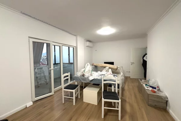 Shtepi me qera Apartament ne Tirane, 2+1, Mobilimi E mobiluar, Pagesa 80,000  Leke.