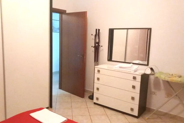 Shtepi me qera Apartament ne Tirane, 2+1, Mobilimi E mobiluar, Pagesa 70,000  Leke.