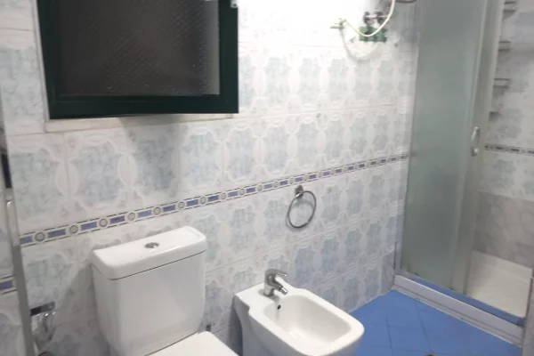 Shtepi me qera Apartament ne Tirane, 2+1, Mobilimi E mobiluar, Pagesa 70,000  Leke.