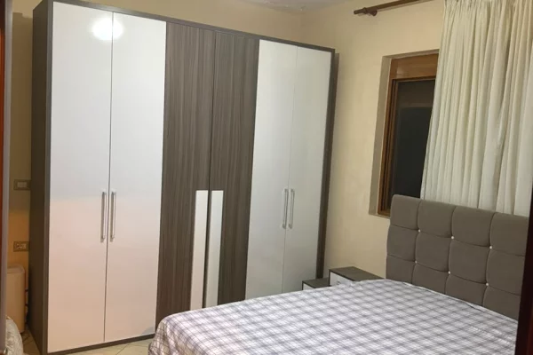 Shtepi me qera Apartament ne Tirane, 2+1, Mobilimi E mobiluar, Pagesa 45,000  Leke.