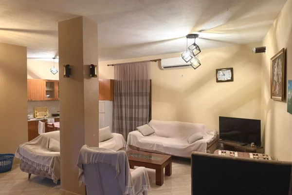 Shtepi me qera Apartament ne Tirane, 2+1, Mobilimi E mobiluar, Pagesa 45,000  Leke.