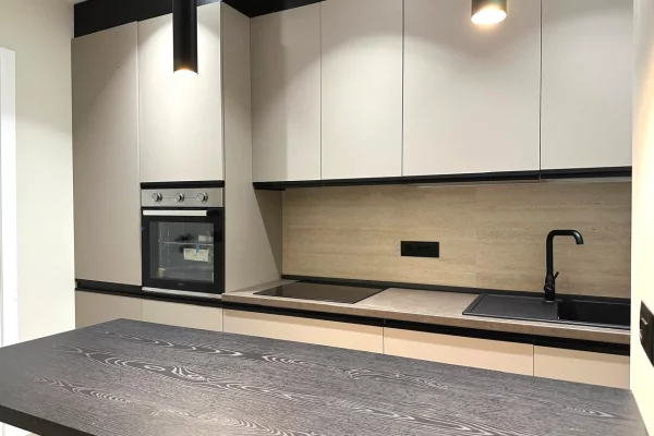 Shtepi ne shitje Apartament ne Tirane, 1+1, Mobilimi E mobiluar, Pagesa 231,000  Euro.