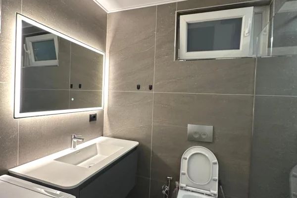 Shtepi ne shitje Apartament ne Tirane, 1+1, Mobilimi E mobiluar, Pagesa 231,000  Euro.