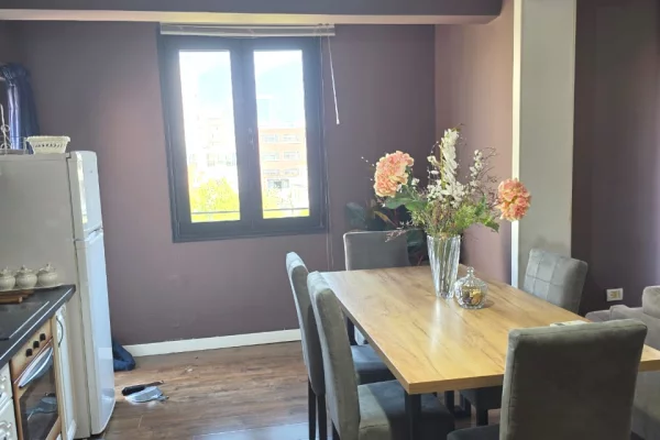 Shtepi me qera Apartament ne Tirane, 2+1, Mobilimi E mobiluar, Pagesa 60,000  Leke.