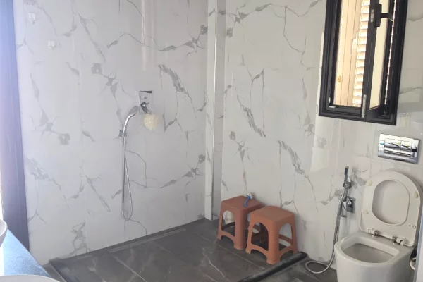 Shtepi me qera Apartament ne Tirane, 2+1, Mobilimi E mobiluar, Pagesa 60,000  Leke.