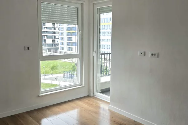 Ambient biznesi me qera 3+1 ne Tirane - 30,000 Leke
