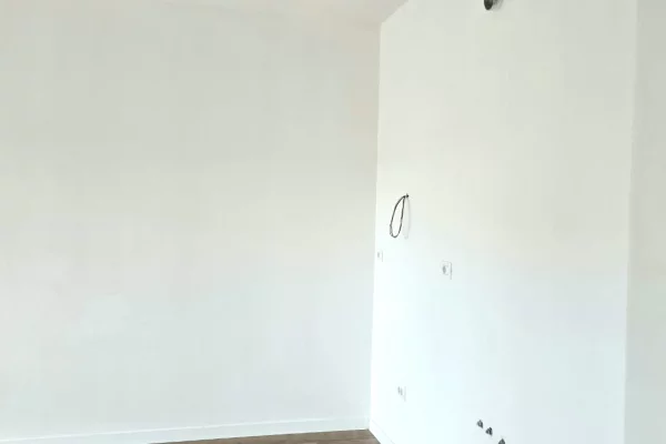 Ambient biznesi me qera 3+1 ne Tirane - 30,000 Leke