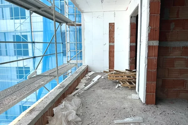 Shtepi ne shitje Apartament ne Tirane, 2+1, Mobilimi Bosh, pa mobiluar, Pagesa 131,000  Euro.