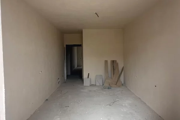 Shtepi ne shitje Apartament ne Tirane, 2+1, Mobilimi Bosh, pa mobiluar, Pagesa 9,800,000  Leke.