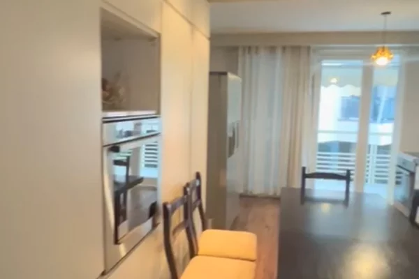 Shtepi me qera Apartament ne Tirane, 2+1, Mobilimi E mobiluar, Pagesa 100,000  Leke.