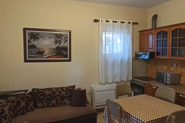 Shtepi me qera Apartament ne Tirane, 2+1, Mobilimi E mobiluar, Pagesa 45,000  Leke.