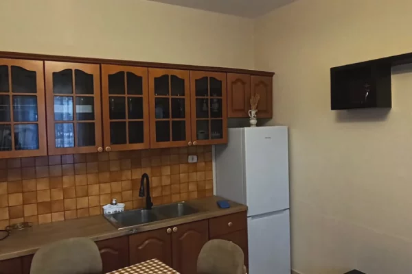 Shtepi me qera Apartament ne Tirane, 2+1, Mobilimi E mobiluar, Pagesa 45,000  Leke.