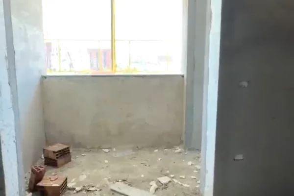Shtepi ne shitje Apartament ne Tirane, 2+1, Mobilimi Bosh, pa mobiluar, Pagesa 89,000  Euro.