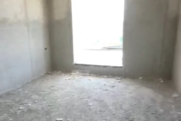 Shtepi ne shitje Apartament ne Tirane, 2+1, Mobilimi Bosh, pa mobiluar, Pagesa 89,000  Euro.