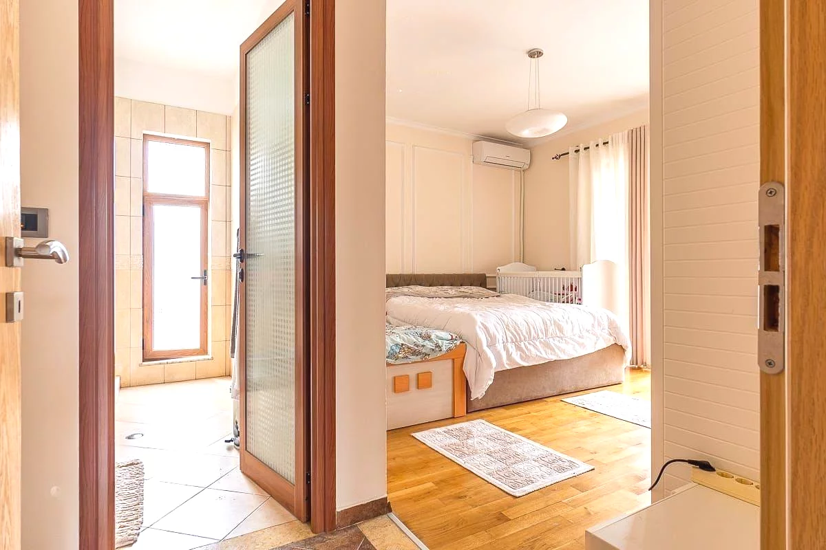 Shtepi ne shitje Vila Luksoze ne Tirane, 4+1, Mobilimi E mobiluar, Pagesa 650,000  Euro.