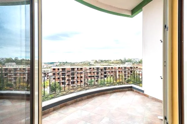 Shtepi me qera Vila Luksoze ne Tirane, 4+1, Mobilimi E mobiluar, Pagesa 2,200  Euro.
