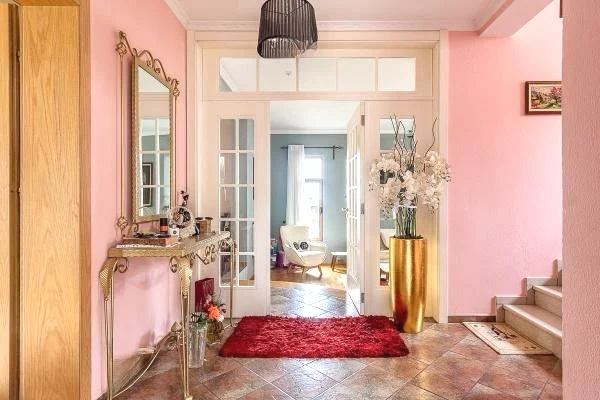 Shtepi me qera Vila Luksoze ne Tirane, 4+1, Mobilimi E mobiluar, Pagesa 2,200  Euro.