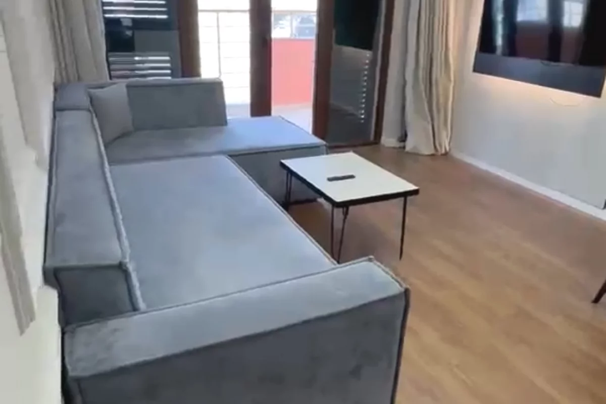 Shtepi ne shitje Apartament ne Tirane, 1+1, Mobilimi E mobiluar, Pagesa 199,000  Euro.