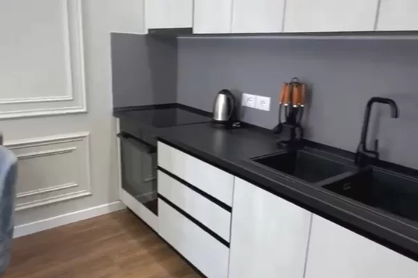 Shtepi ne shitje Apartament ne Tirane, 1+1, Mobilimi E mobiluar, Pagesa 199,000  Euro.