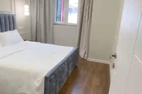 Shtepi ne shitje Apartament ne Tirane, 1+1, Mobilimi E mobiluar, Pagesa 199,000  Euro.