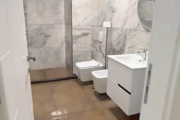 Shtepi ne shitje Apartament ne Tirane, 1+1, Mobilimi E mobiluar, Pagesa 199,000  Euro.