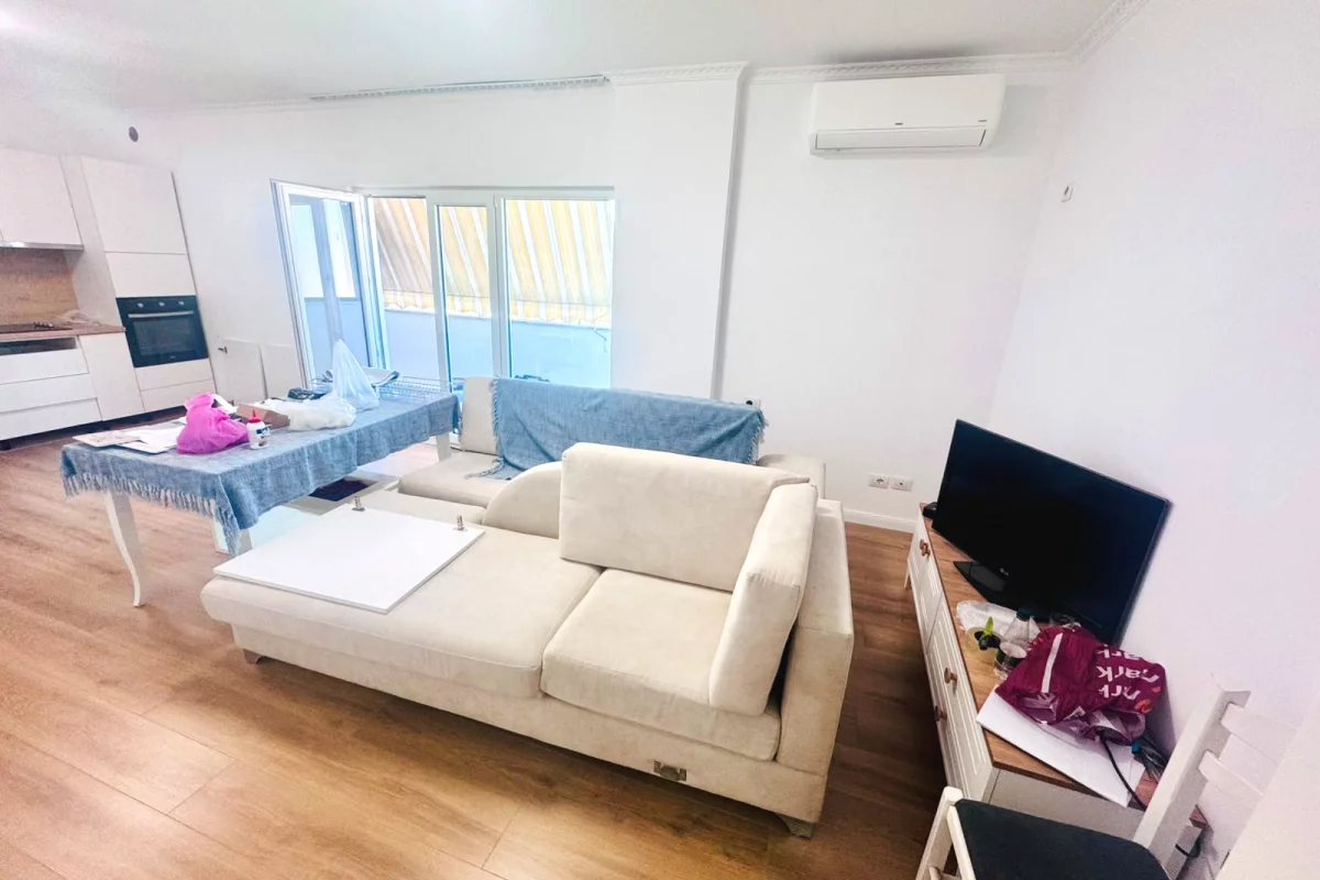 Shtepi me qera Apartament ne Tirane, 2+1, Mobilimi E mobiluar, Pagesa 800  Euro.