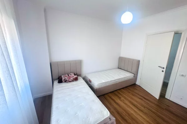 Shtepi me qera Apartament ne Tirane, 2+1, Mobilimi E mobiluar, Pagesa 800  Euro.