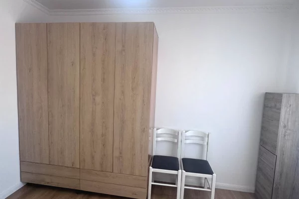 Shtepi me qera Apartament ne Tirane, 2+1, Mobilimi E mobiluar, Pagesa 800  Euro.