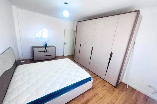 Shtepi me qera Apartament ne Tirane, 2+1, Mobilimi E mobiluar, Pagesa 800  Euro.