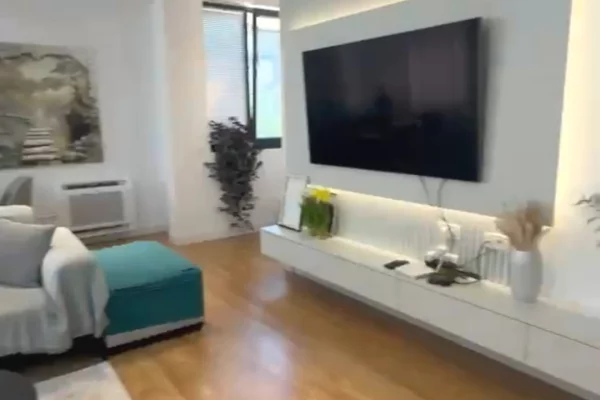 Shtepi ne shitje Vila Luksoze ne Tirane, 4+1, Mobilimi E mobiluar, Pagesa 260,000  Euro.