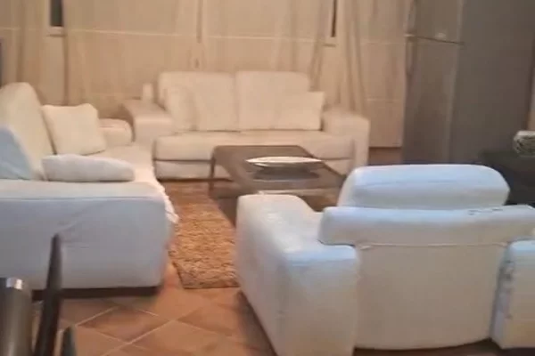 Shtepi ne shitje 2+1 ne Tirane - 200,000 Euro