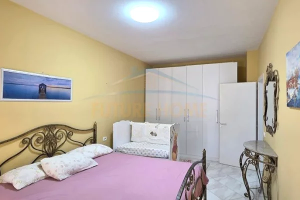 Shtepi ne shitje Apartament ne Tirane, 2+1, Mobilimi E mobiluar, Pagesa 157,000  Euro.